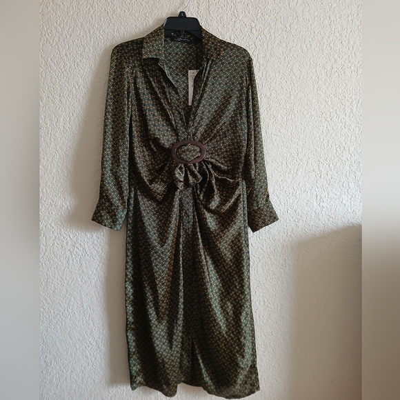 Zara Dress - Picture 3 of 8